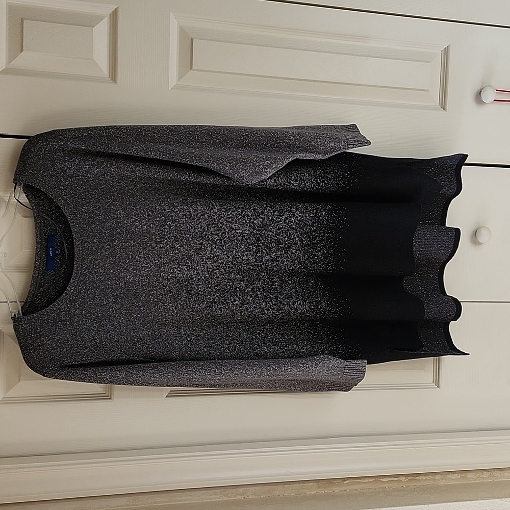 APT 9 sweater